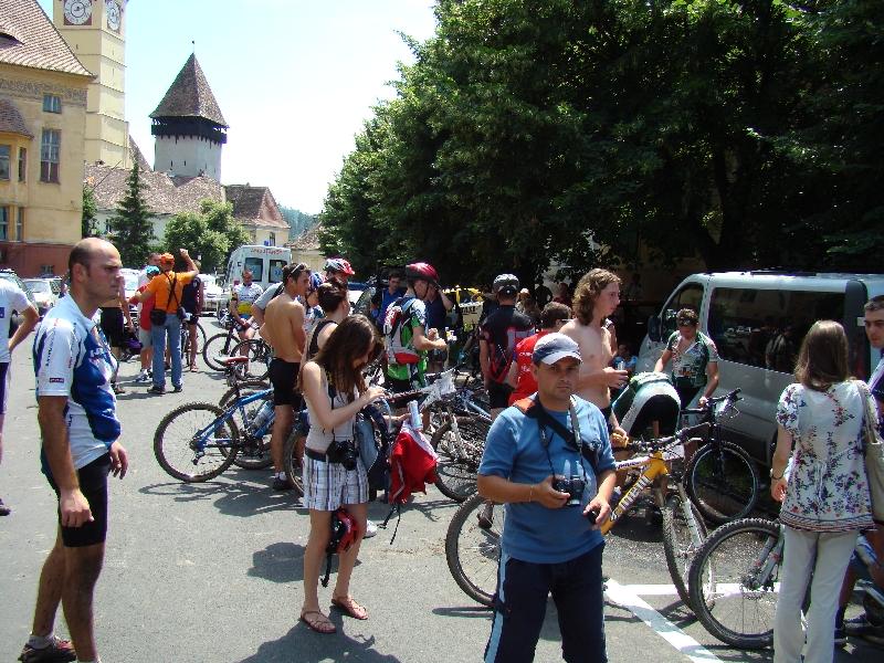 Pasionaţii de cicloturism s-au aliniat astăzi la start pentru expediţia „Danubius 2009”