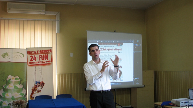 Prof. Nistor Voicu a realizat o introducere în marketing pentru studenţi 