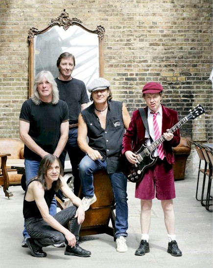 Cunoscuta trupă australiană AC/DC va concerta în Piaţa Constitutiei din Bucureşti, în data de 16 mai 2010