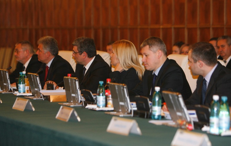 Noul cabinet Boc la prima şedinţă 