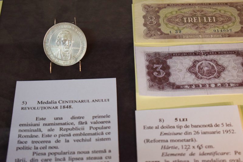 Medalia Centenarul anului revoluționar 1848 / Bacnote de 5 lei din 1952 Muzeul de Paleontologie-Stratigrafie funcţionează în cadrul Departamentului de Geologie al Universităţii “Babeş-Bolyai” și cuprinde mai multe exponate cu vestigii paleontologice descoperite de-a lungul timpului.
